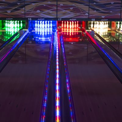 Große String Bowling Maschine für Indoor Game Center Langlebig einfach Wartung ist individuell